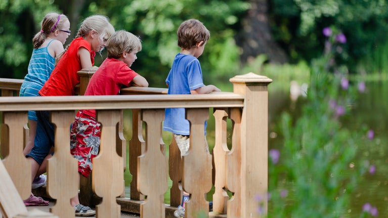 Children at the fishing lodge at Belton